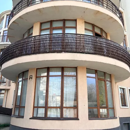 Apartment стильний еко-лофт біля моря